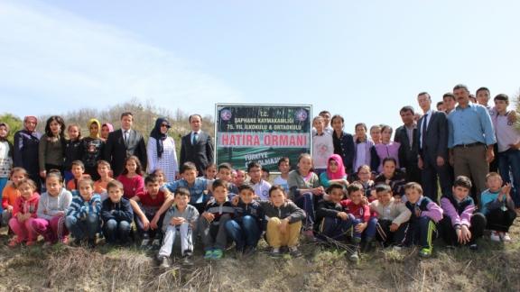 75. Yıl İlkokulu/Ortaokulu Hatıra Ormanı Büyüyor